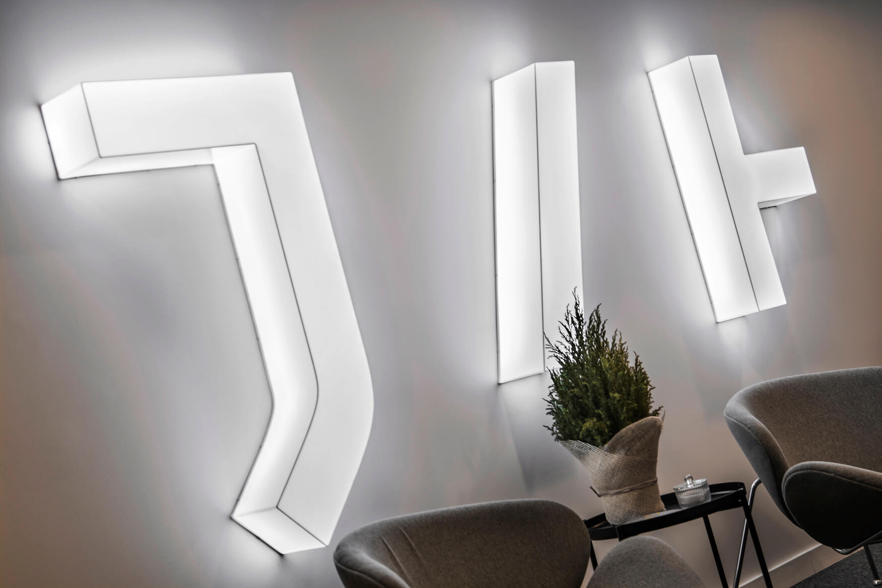 letters-licht-van-plexi-luminescent-whole